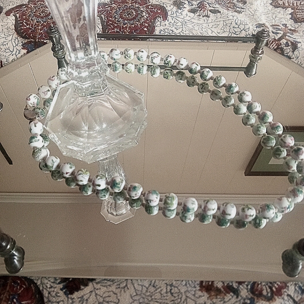 VINTAGE porcelain hand knotted beaded necklace